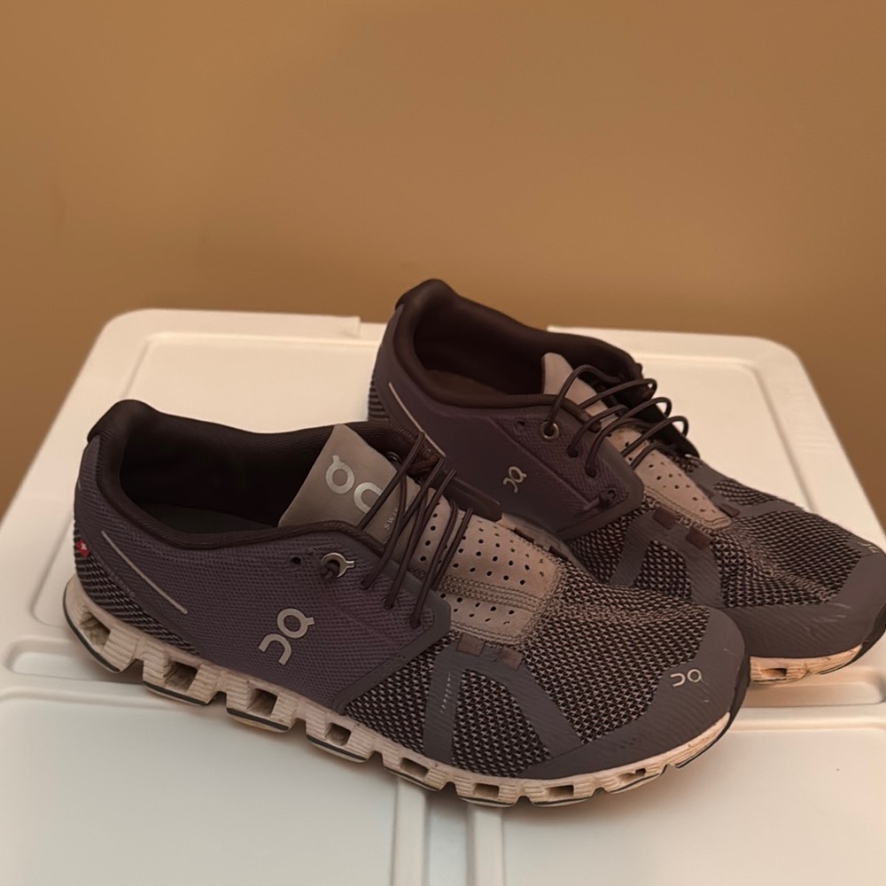 On Running woman’s plum on cloud